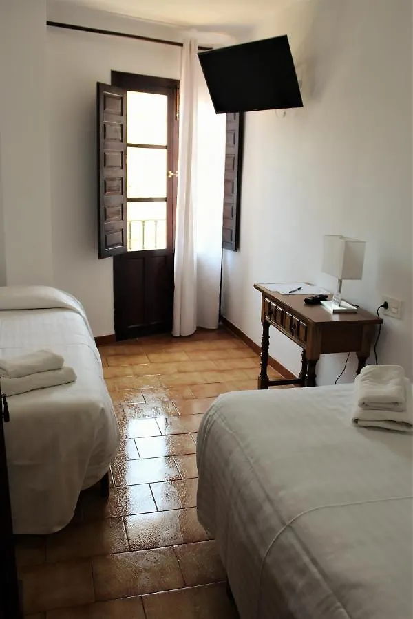 Pension Sevillano 内尔哈