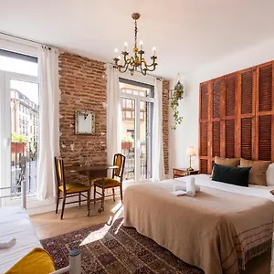 Off Beat - Self-check-in - Sleep Conscious 3*, San Sebastian Spanje